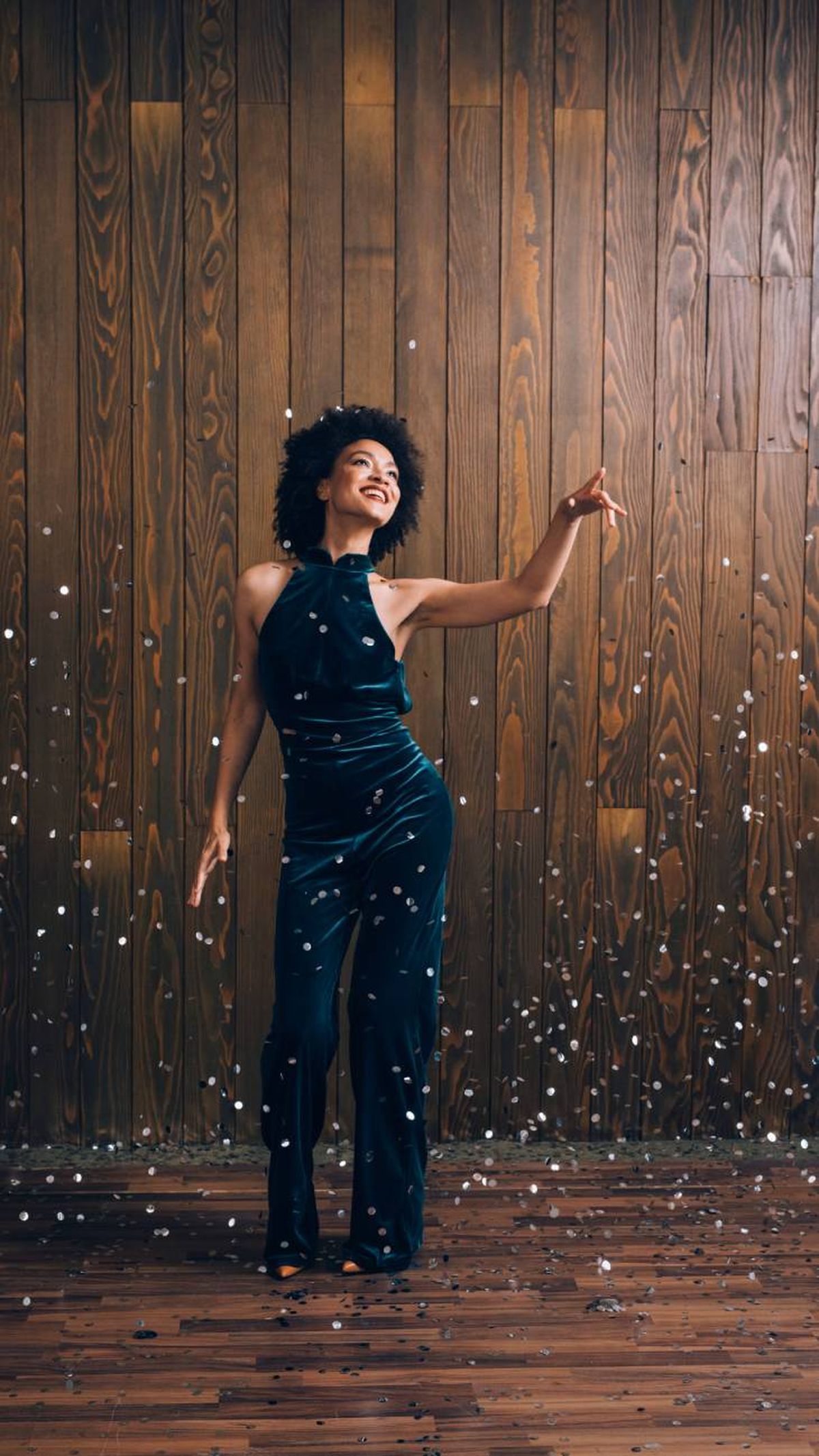 como ir vestida a la fiesta de empresa de navidad mono terciopelo