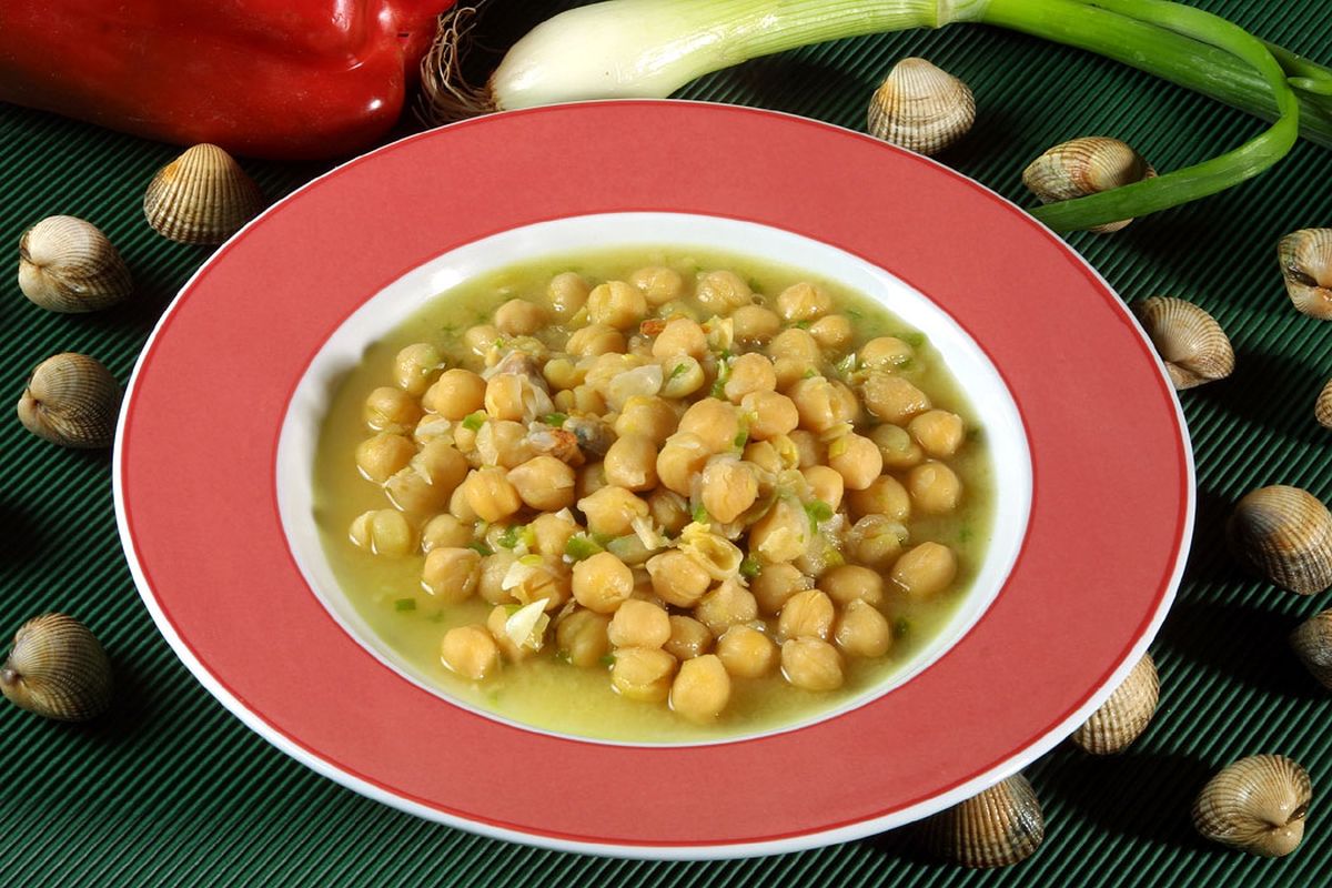 Garbanzos con berberechos