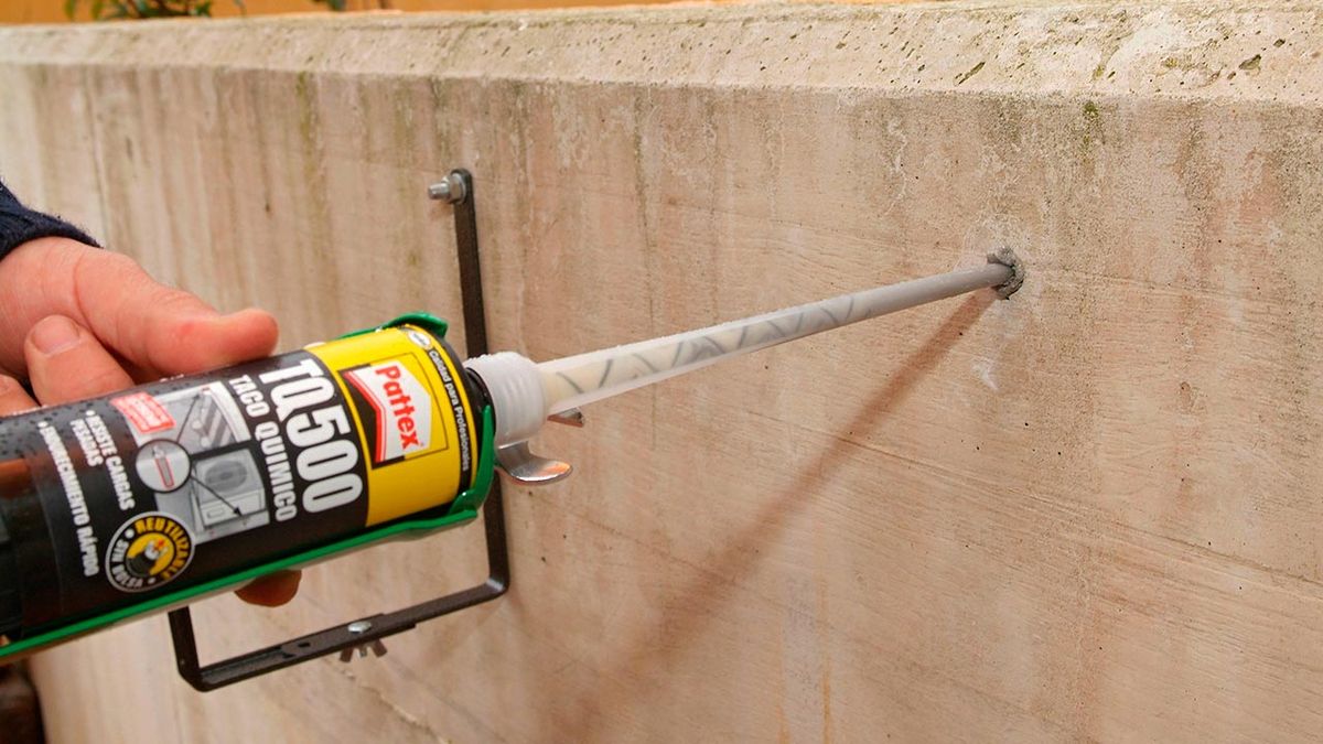 Colocación de soportes para jardineras paso 6