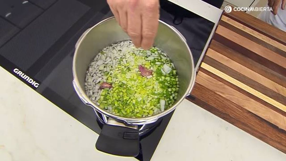 KARL7162 Enredo lentejas arroz frito chino paso 1