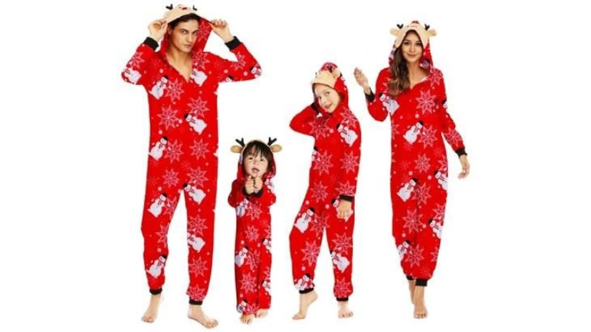 El rojo es uno de los colores más demandados para los pijamas de Navidad