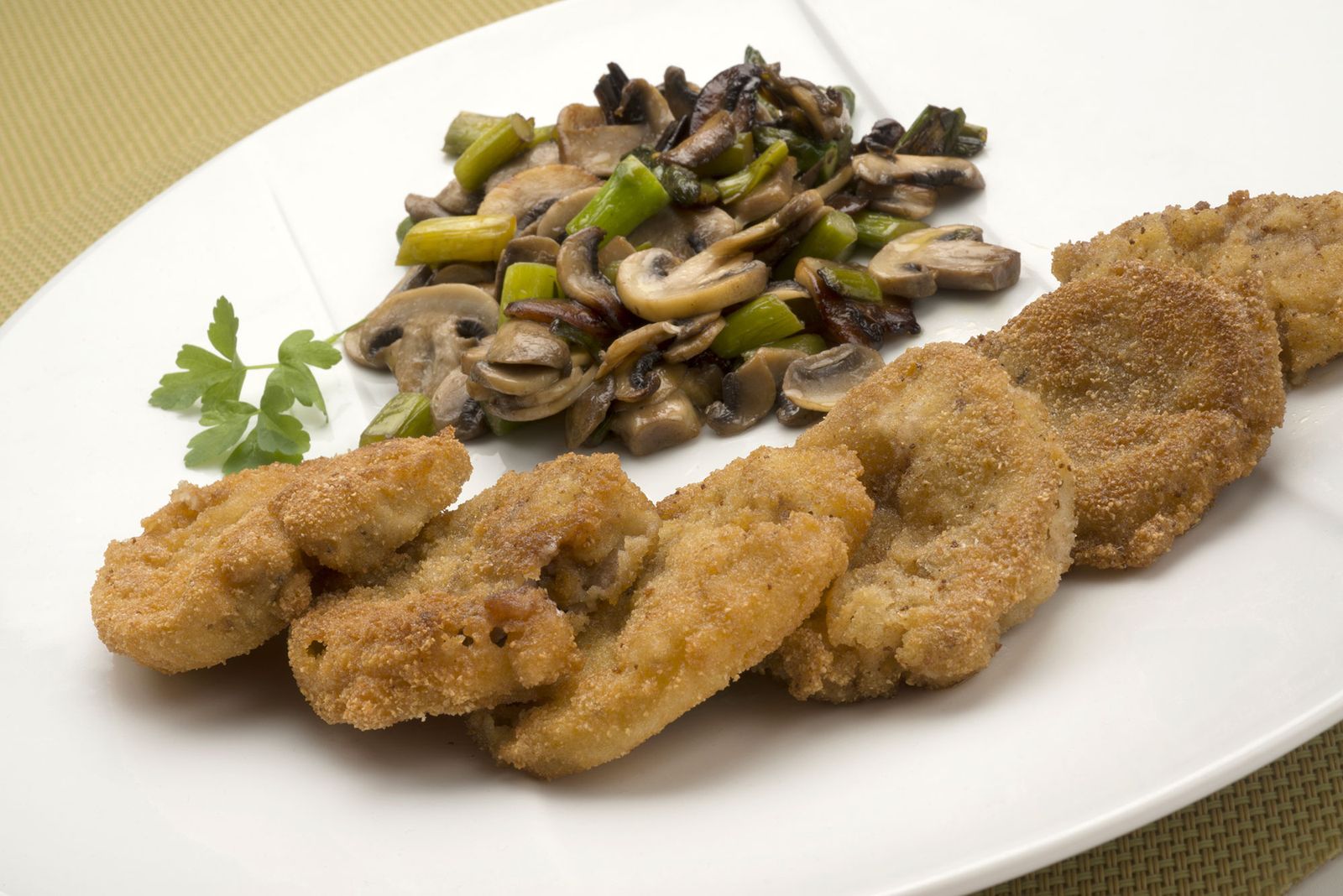 6098 1 Criadillas rebozadas con champinones y esparragos salteados xl