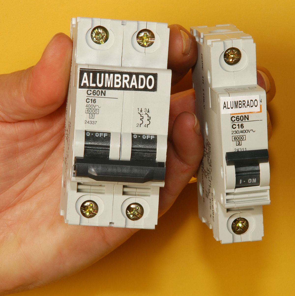 Cómo funciona un magneto térmico paso 6