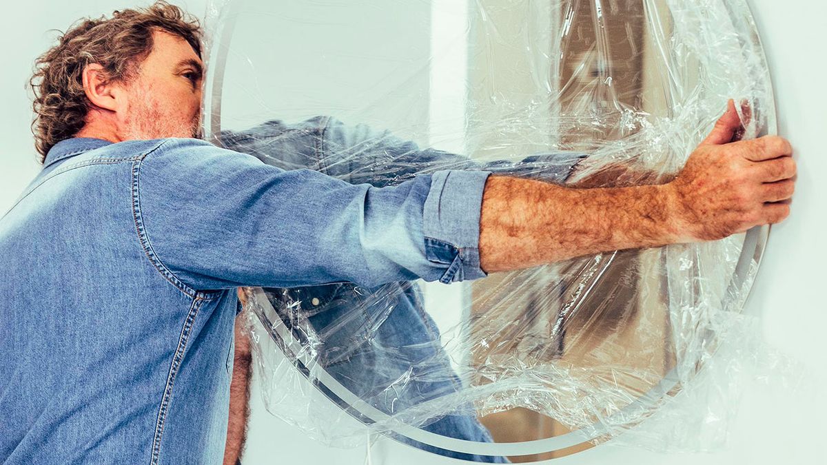 Cómo instalar un mueble de baño suspendido paso 9