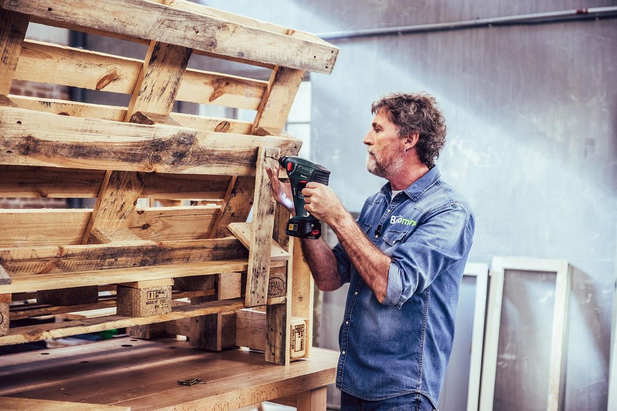 Cómo hacer una butaca con palets y asientos de coche paso 4