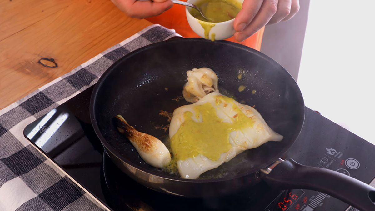 Receta de sepia a la plancho con alioli y tirabeques  paso 5