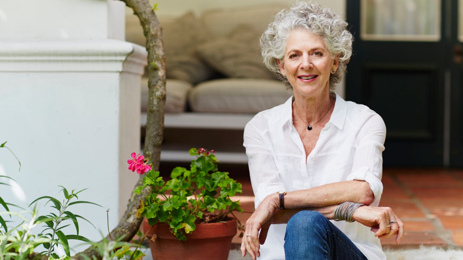 carolina herrera o como vestir bien despues de los cincuenta te contamos sus secretos portada