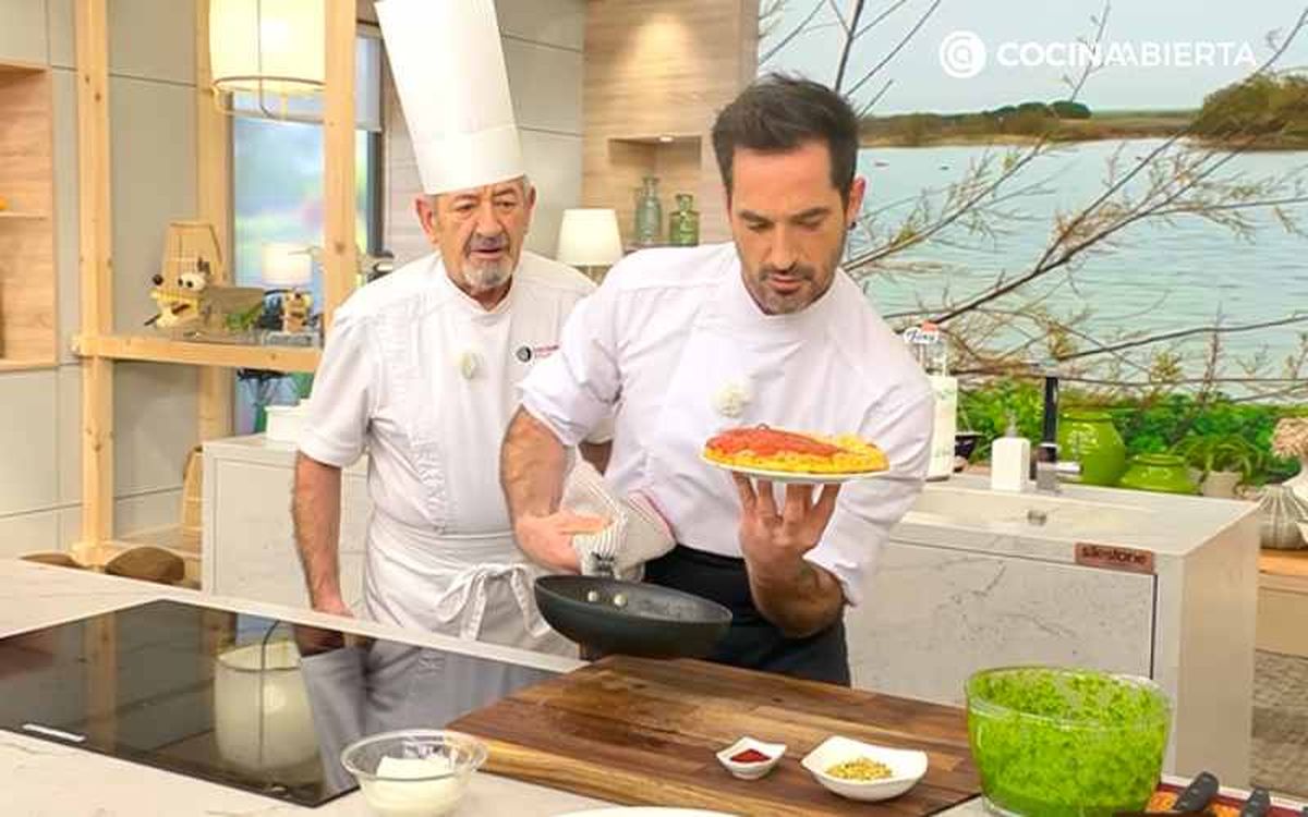 Sirve la tarta Tatin de tomates cherry