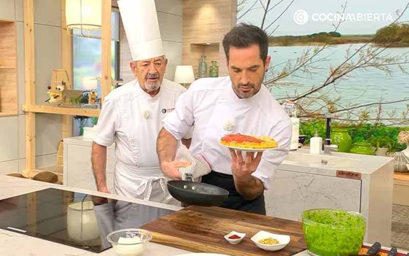Sirve la tarta Tatin de tomates cherry