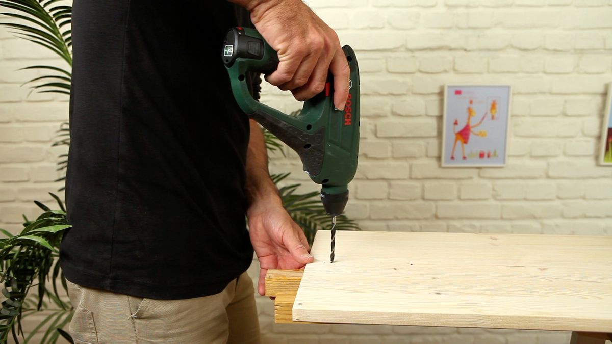 Hacer un banco con dos sillas paso 5