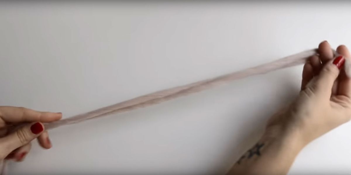 Cómo tejer con las manos o hacer arm knitting paso 1