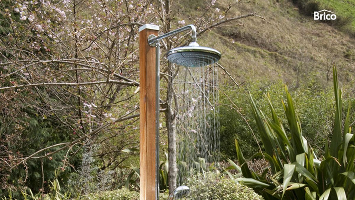 instalar ducha exterior pasoportada