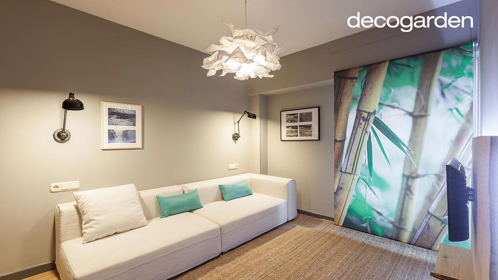 Transformar dormitorio anticuado en salon con decoracion zen despues