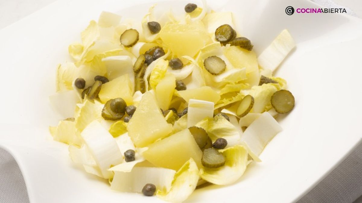 Ensalada de patata, endivias y alcaparras de Karlos Arguiñano