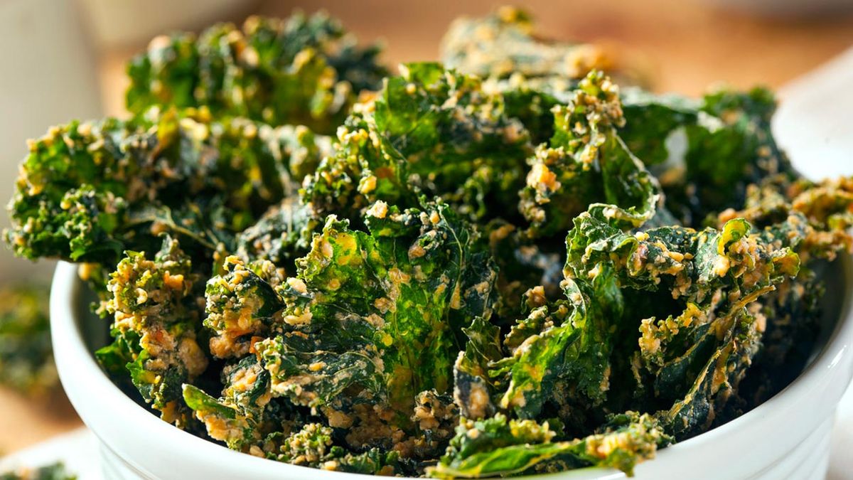 Picoteo rápido y sano  col rizada (kale)