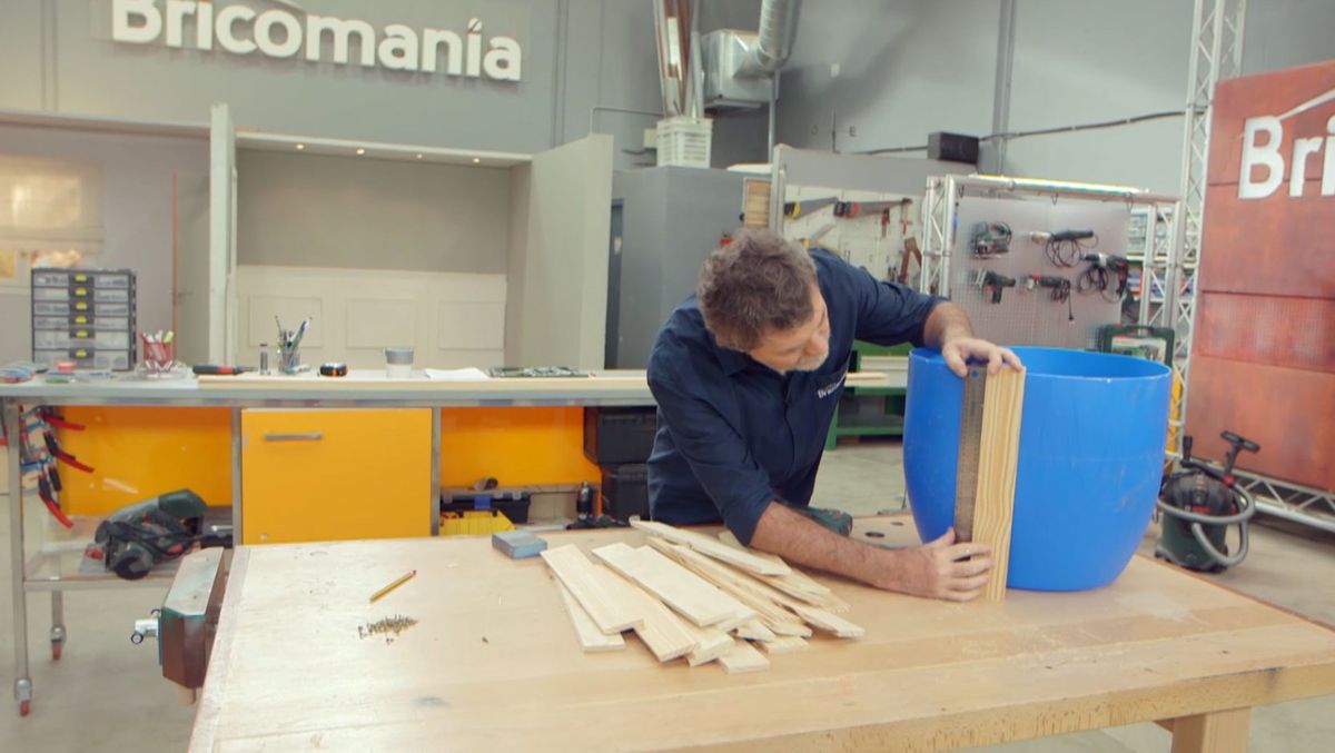 Cómo hacer una maceta con un bidón paso 6