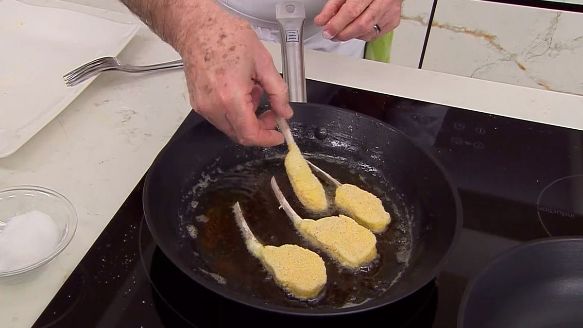 KARL66770321 chuletillas de cordero villeroy receta karlos arguinano paso4