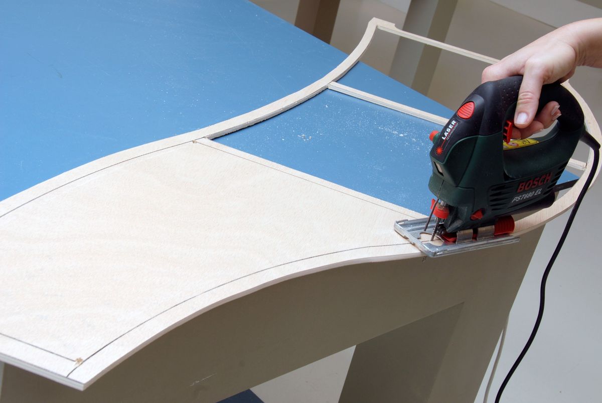 Cómo hacer una lámpara de pie de madera y papel paso 5