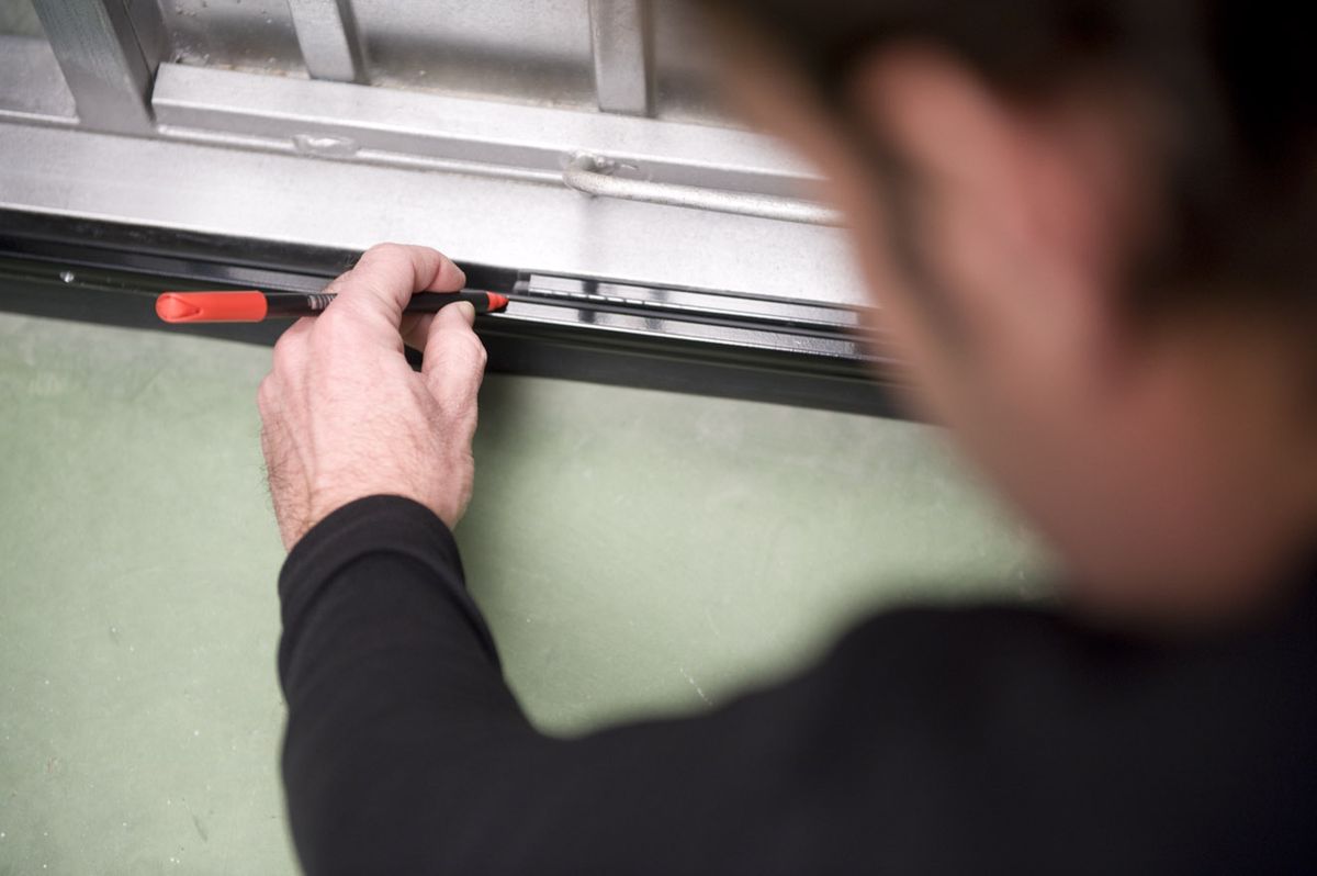 brico 0546 1 burlete caucho puerta garaje paso 3