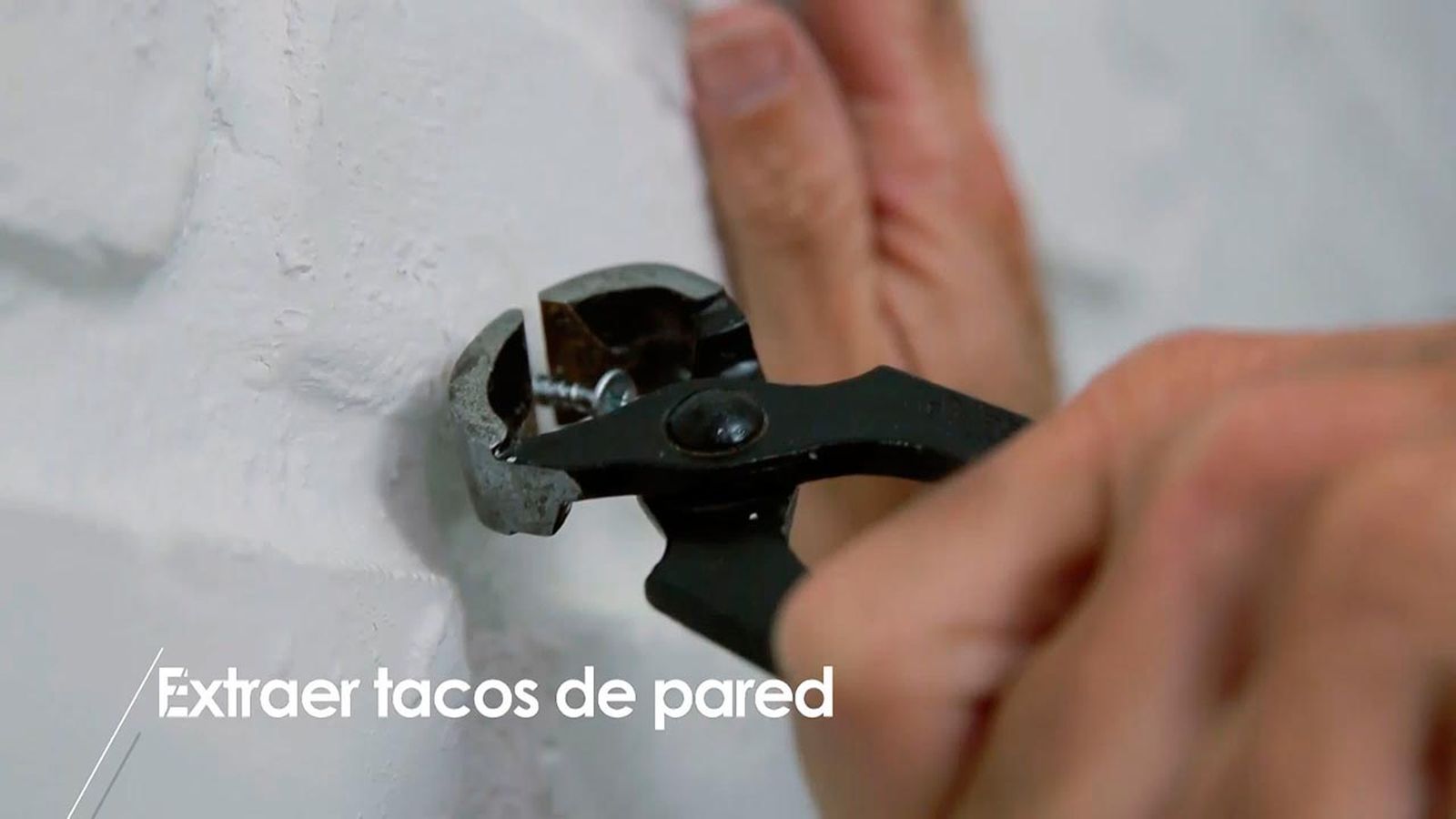 965 briconsejo2 extraer tacos pared paso 1