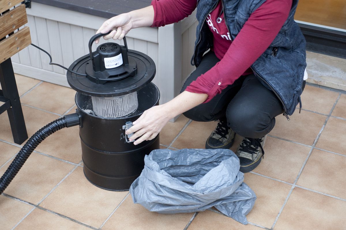 Bricomania 682 Aspirador de cenizas p4