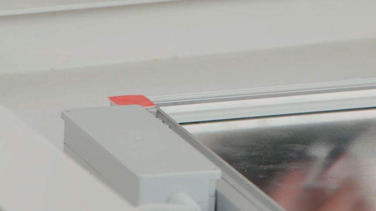 Cómo hacer una mesa de luz paso 10