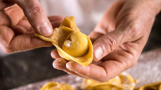 tortellini caseros carne salsa queso masa