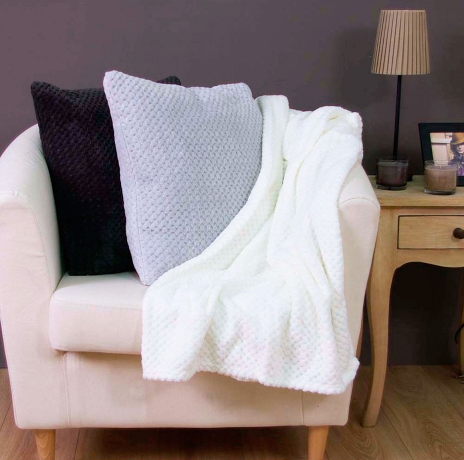 ideas decorar dormitorio estilo nordico cojines mantas