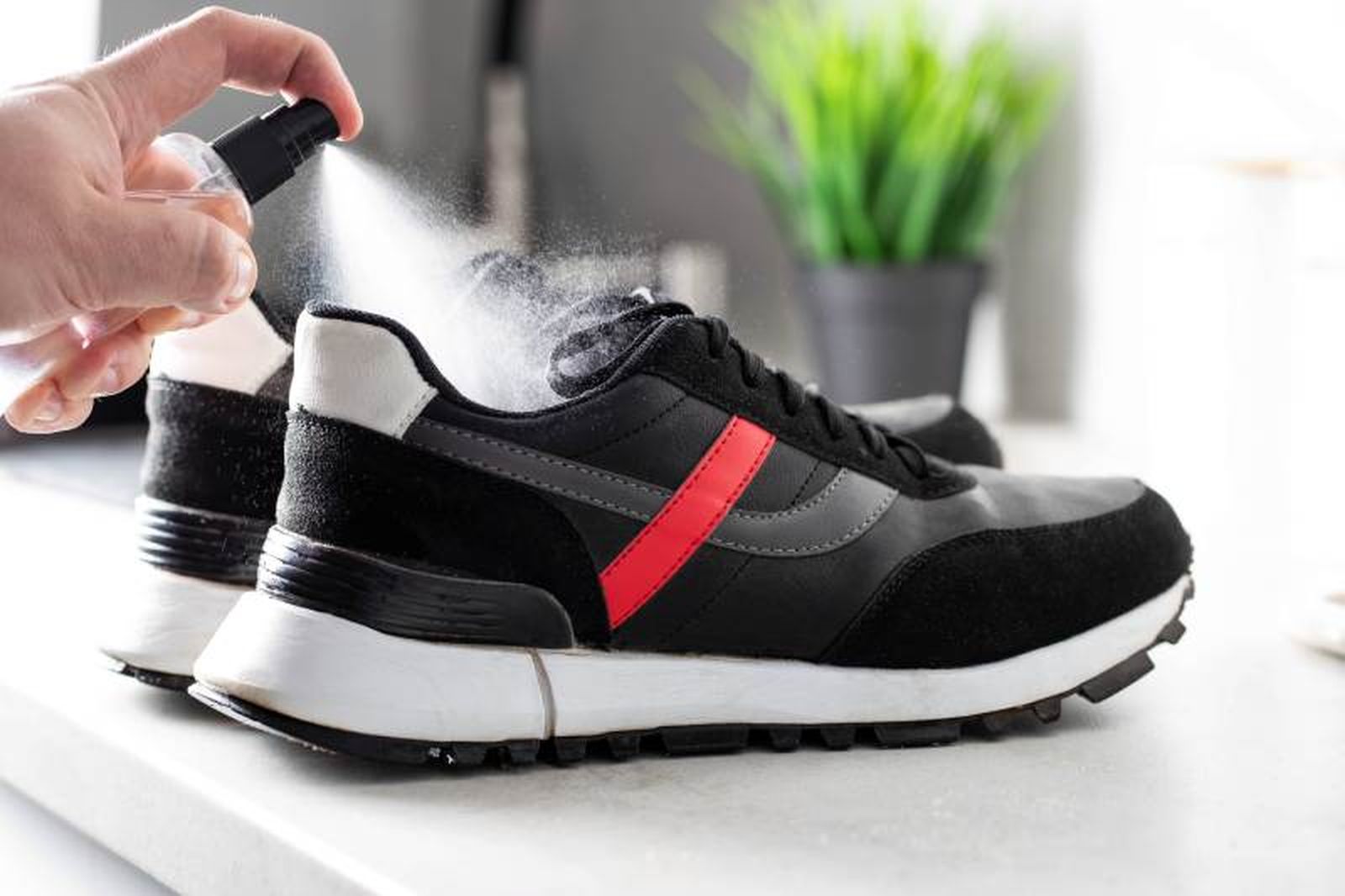 Un buen desodorante para zapatos y zapatillas es clave para controlar el mal olor