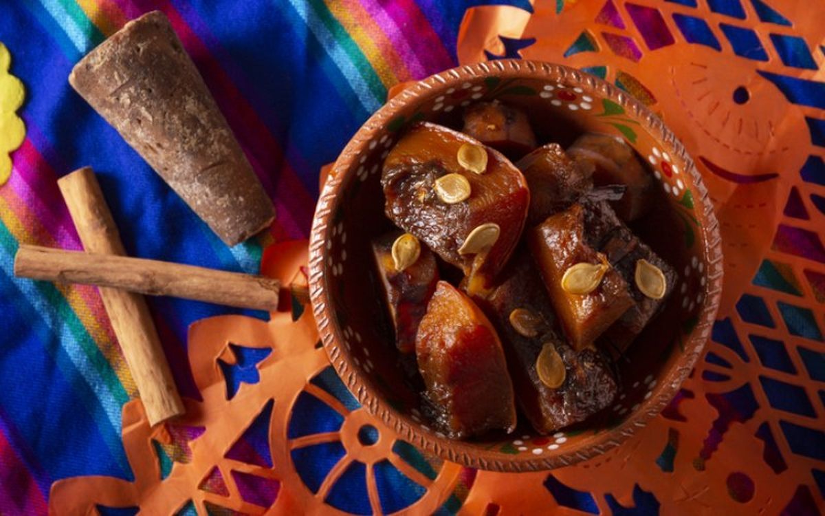 La calabaza en tacha es un postre tradicional de México