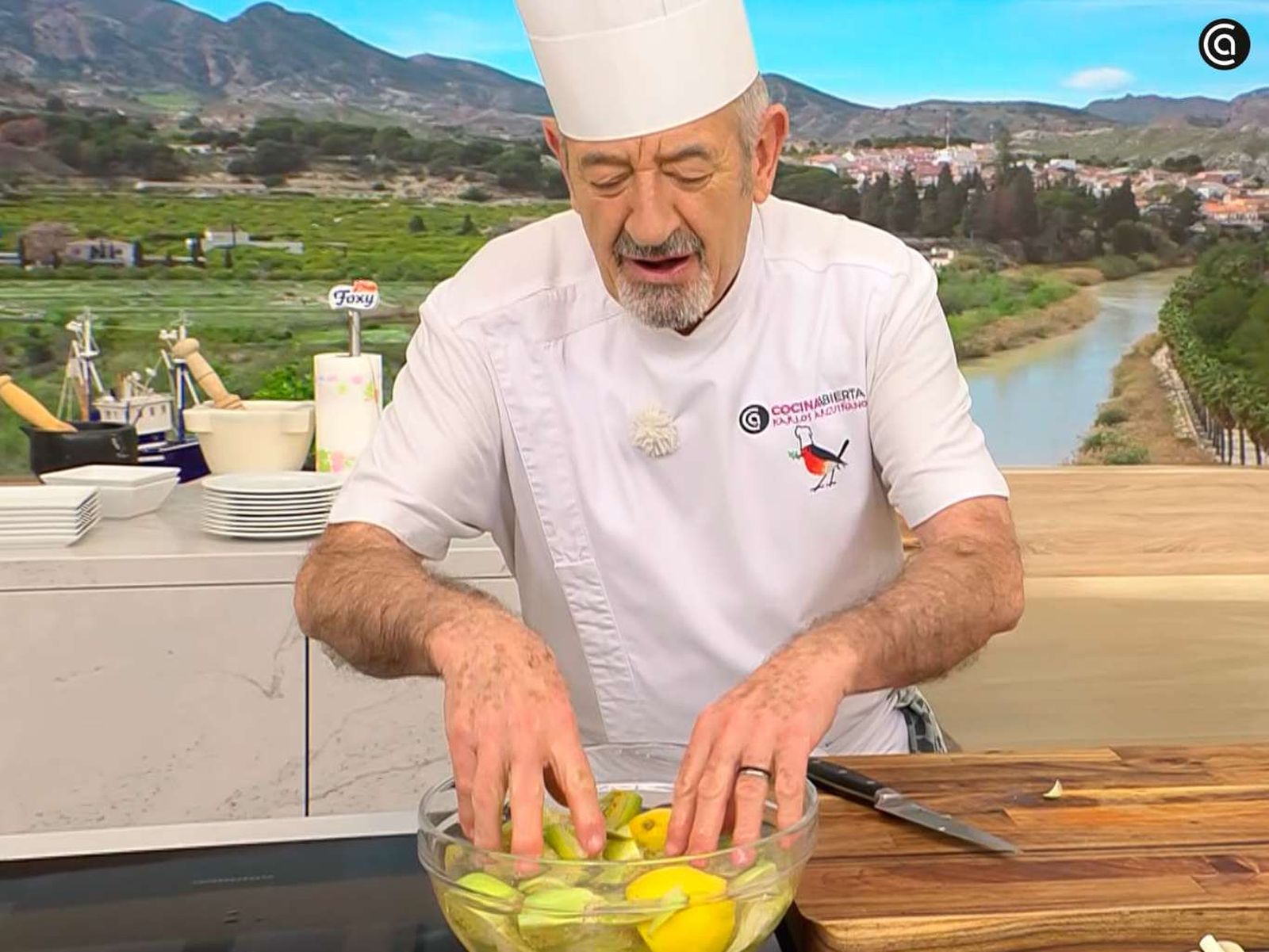 Sumerge las alcachofas en agua con limón