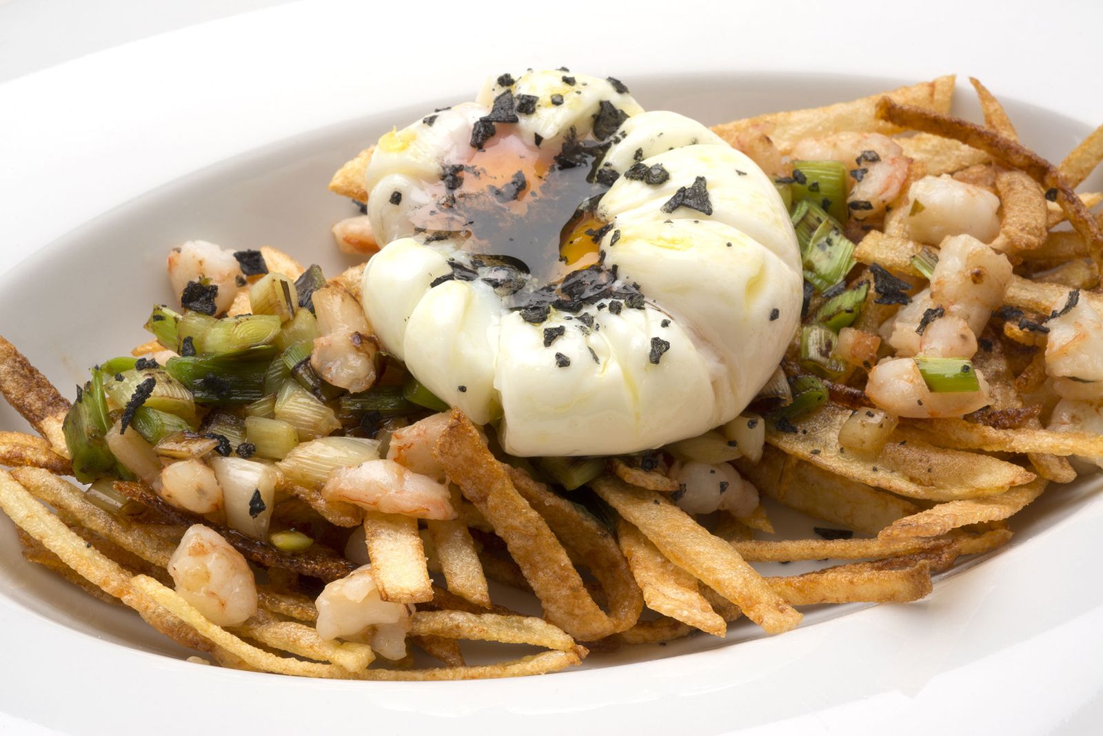 5784 1 Huevos, gambas, ajos frescos y patatas paja (1168) xl