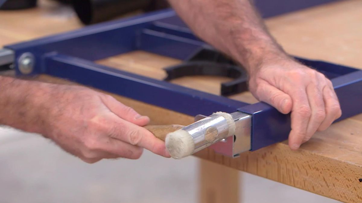 Cómo colocar un inodoro suspendido paso 1