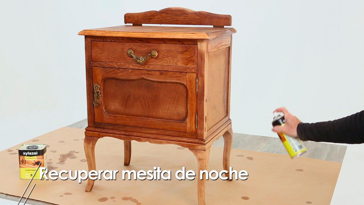 Cómo recuperar una mesita de noche con carcoma paso 4