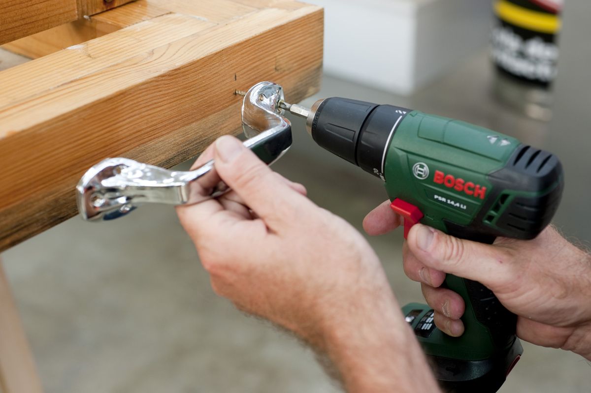 Bricomania 667 Restaurar mesa de trabajo p24