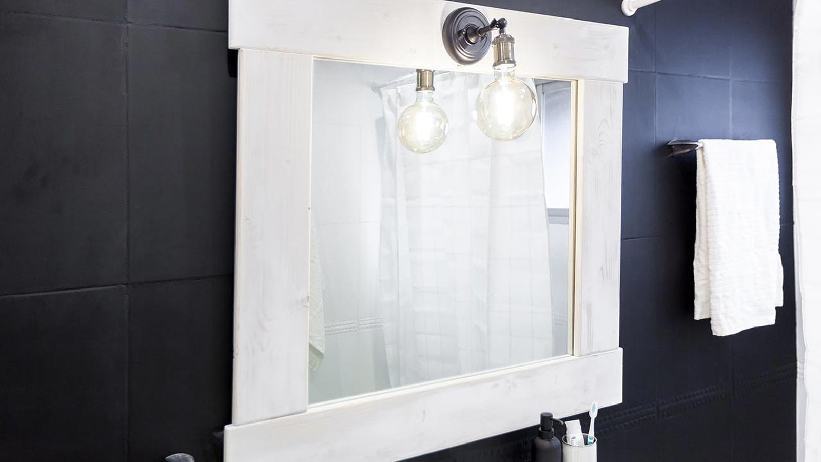 Deco746 cuarto de baño en blanco y negro elegante y luminoso despues 14