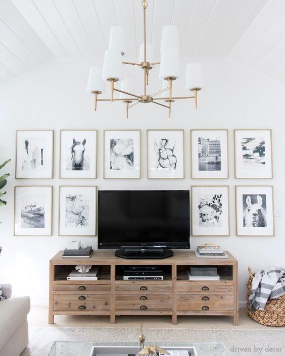 pared tv cuadros