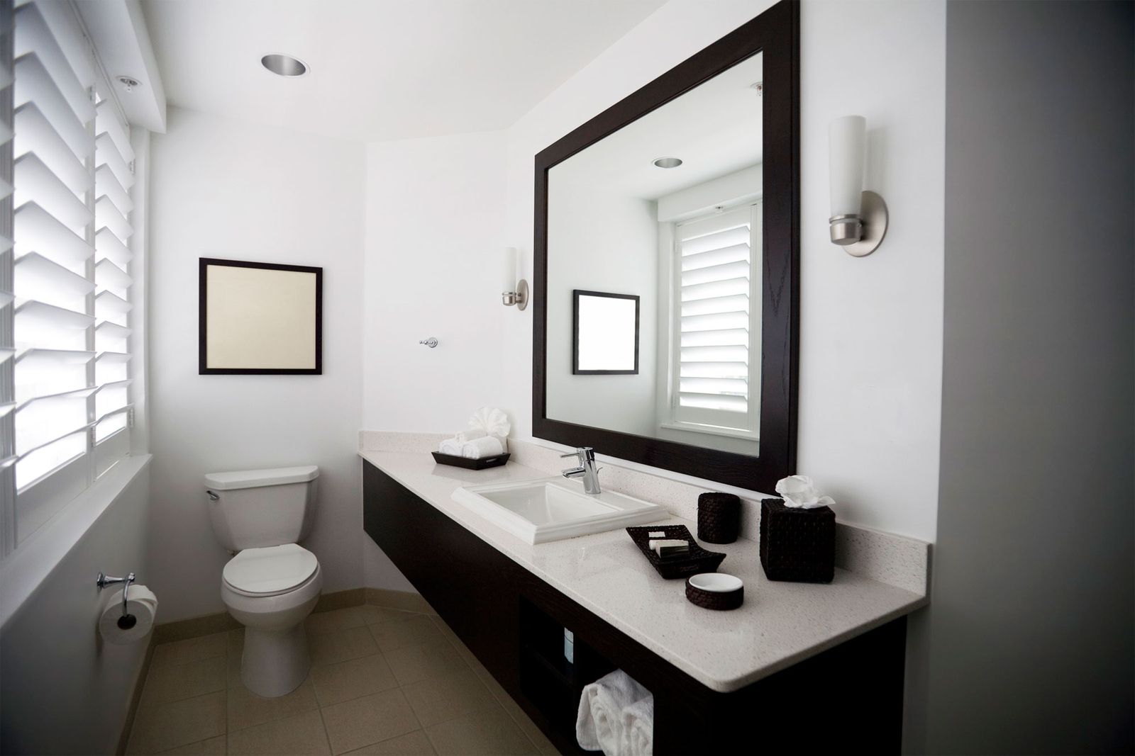 Ideas para decorar el baño en color negro 3