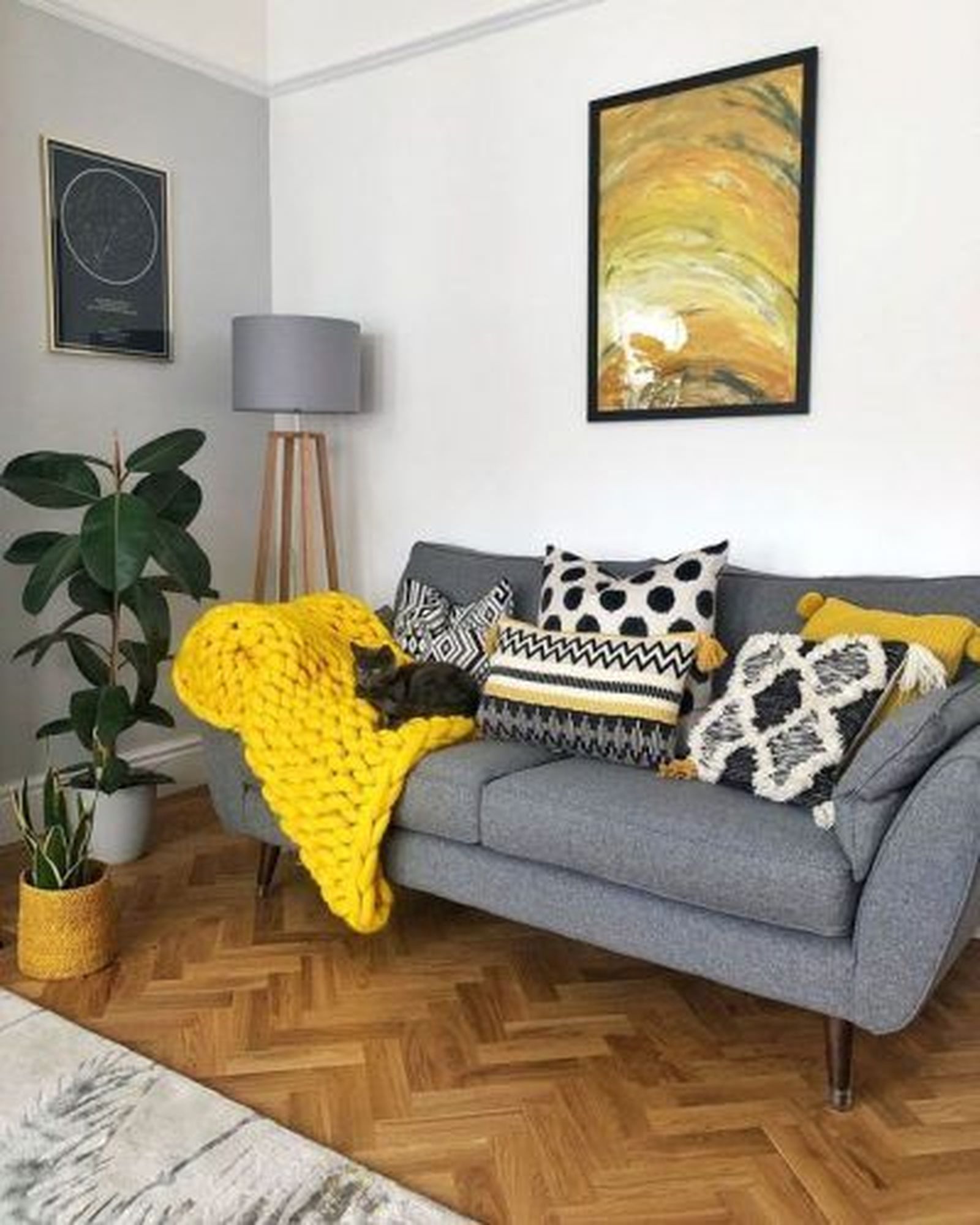 salon gris marengo con amarillo 2