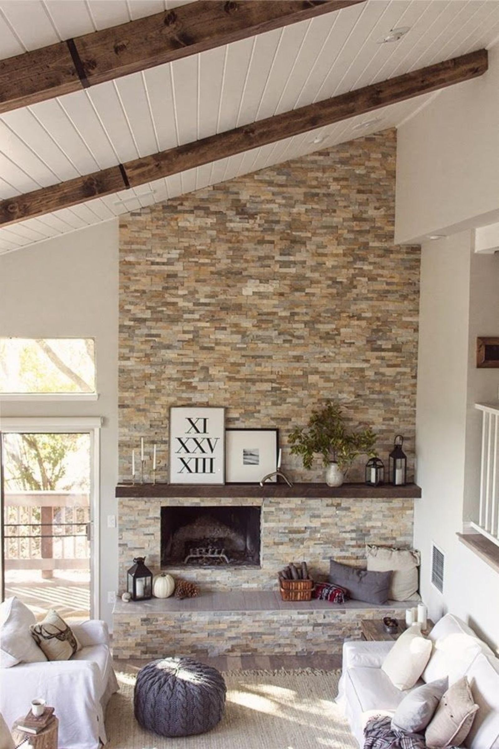 Salón de estilo cabincore.