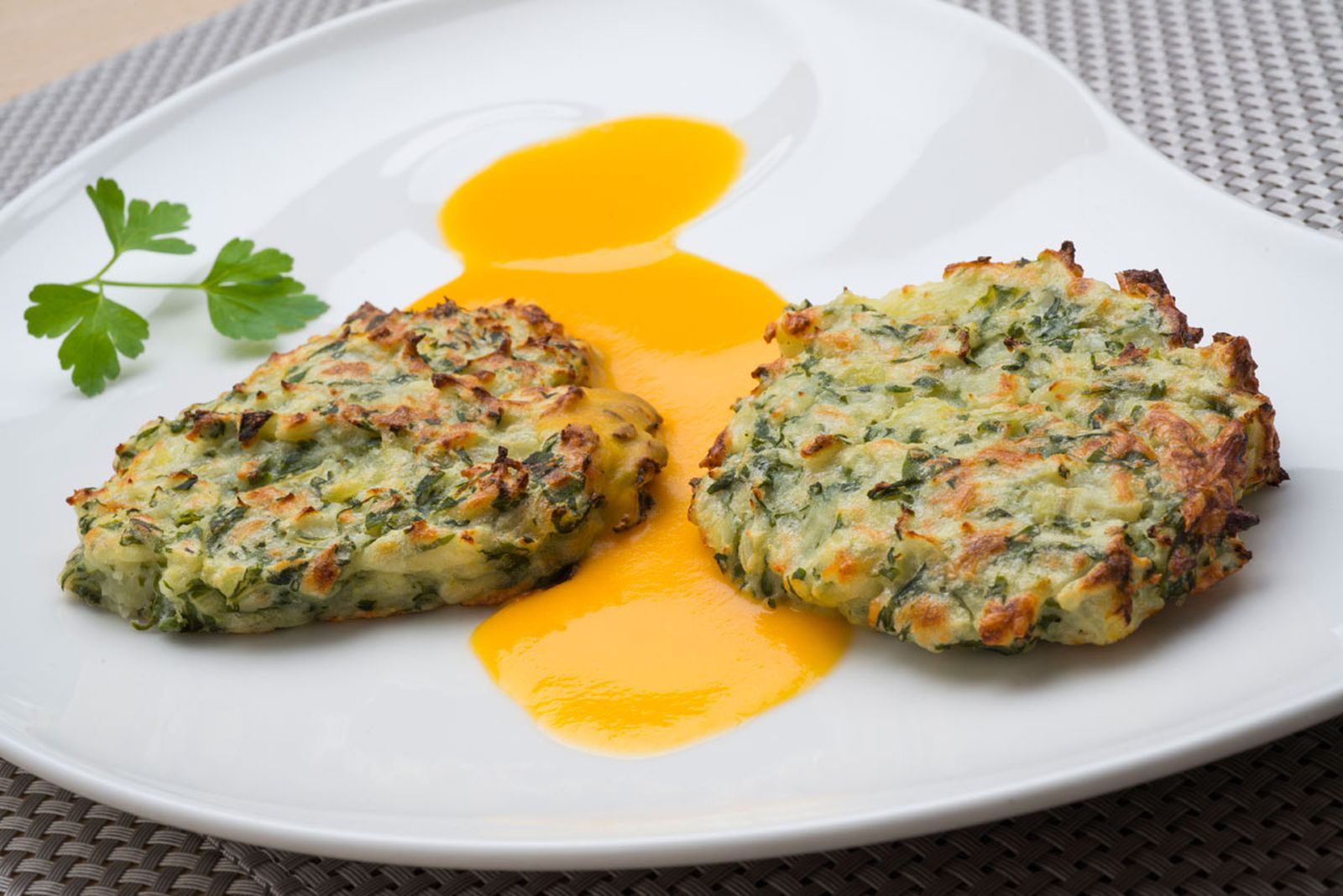 471 Tortitas de acelgas y queso con salsa de calabaza (5086) xl