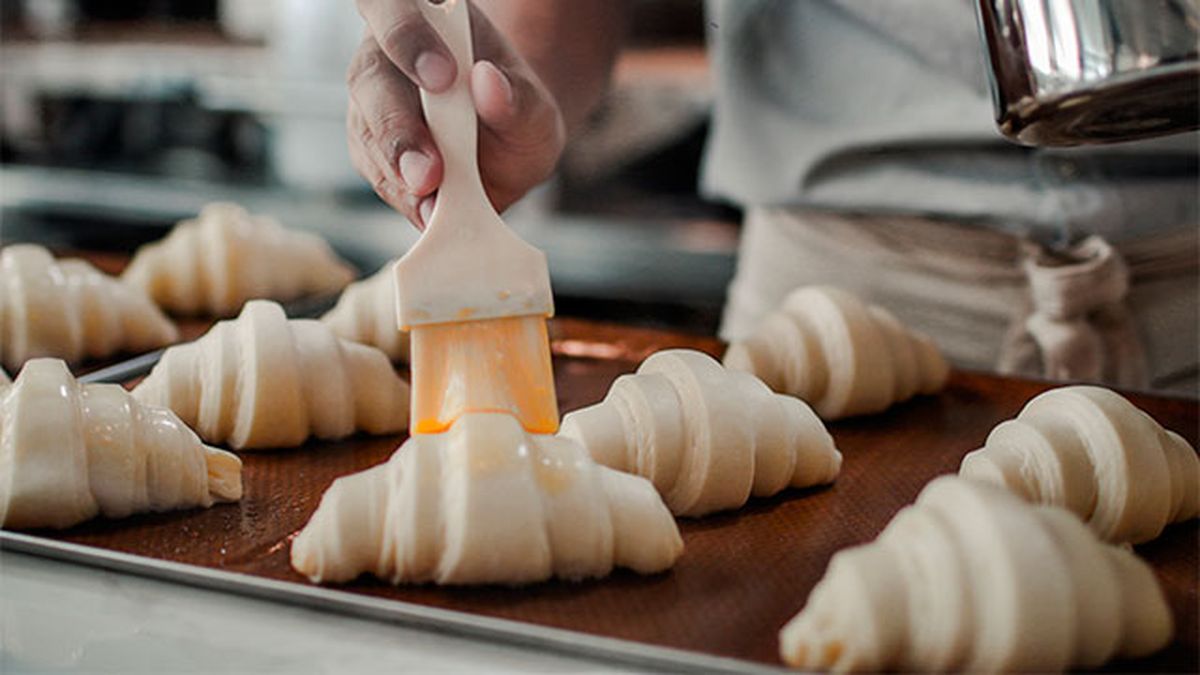 cocina recetas como hacer croissants pintar con huevo