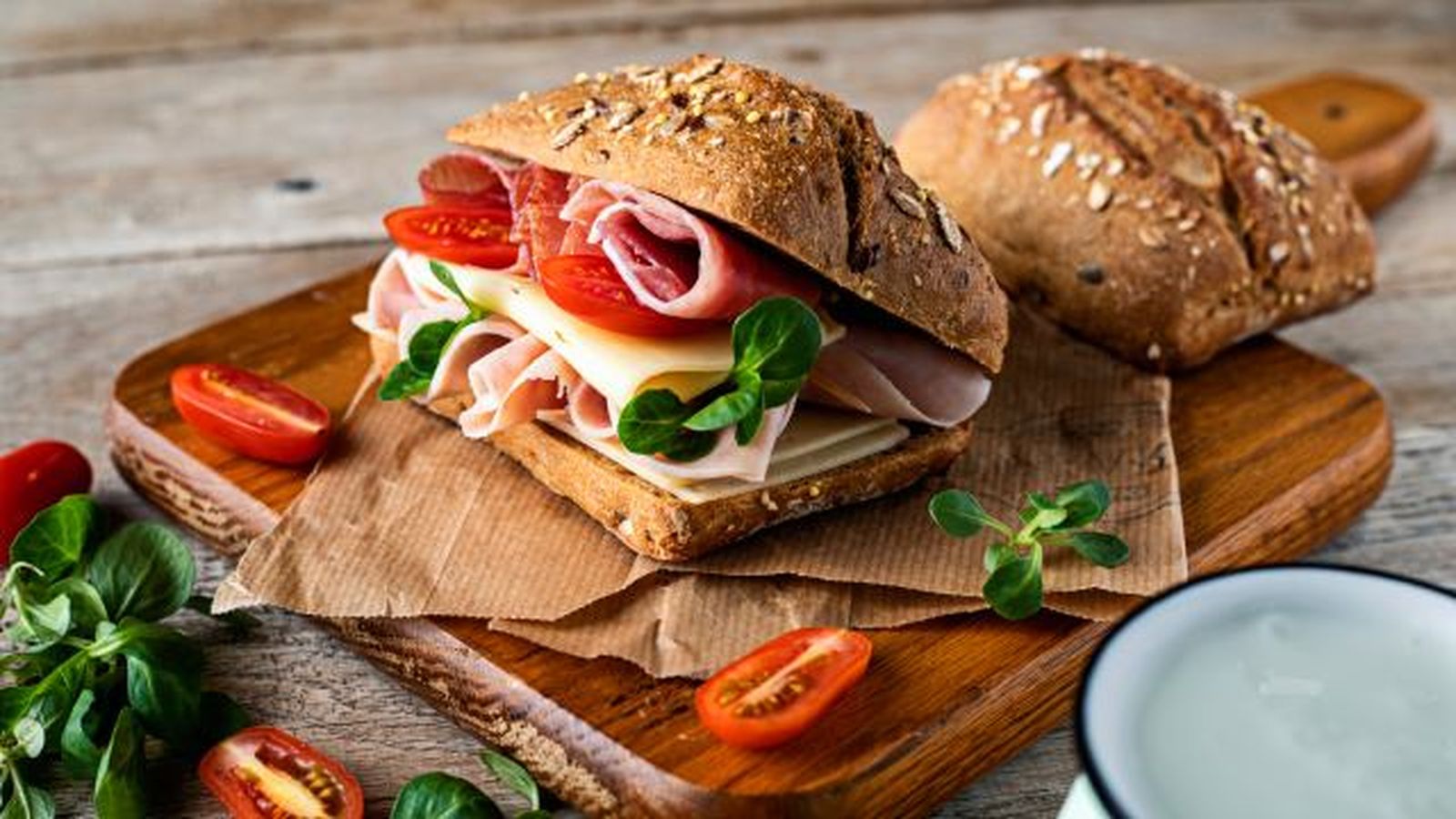 bocadillo jamon york queso canonigos