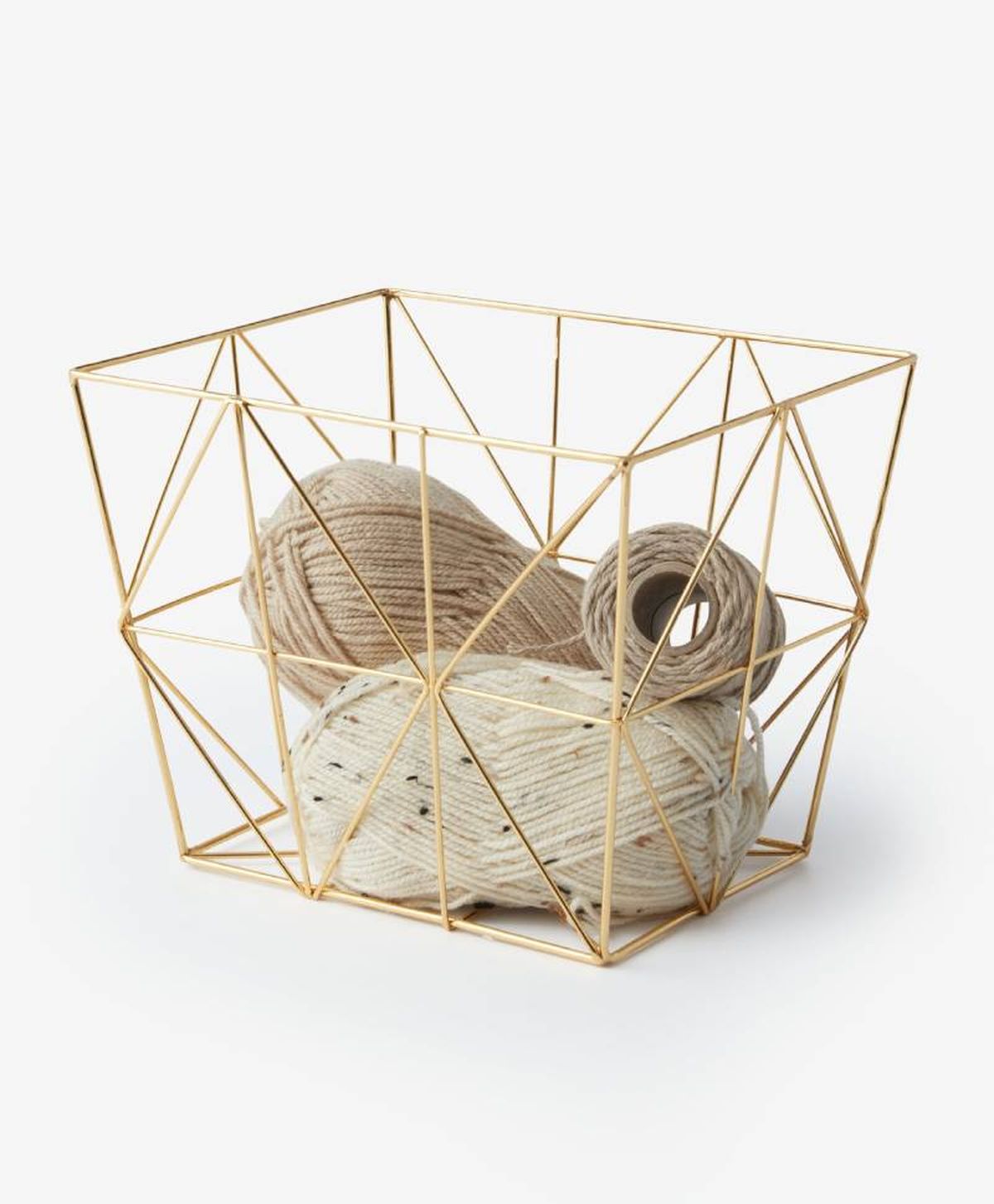 Cesta dorada de almacenamiento.