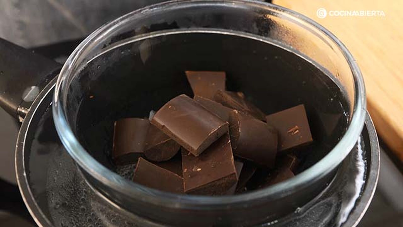 CTIS0942 receta pastel chocolate 2 ingredientes paso 1