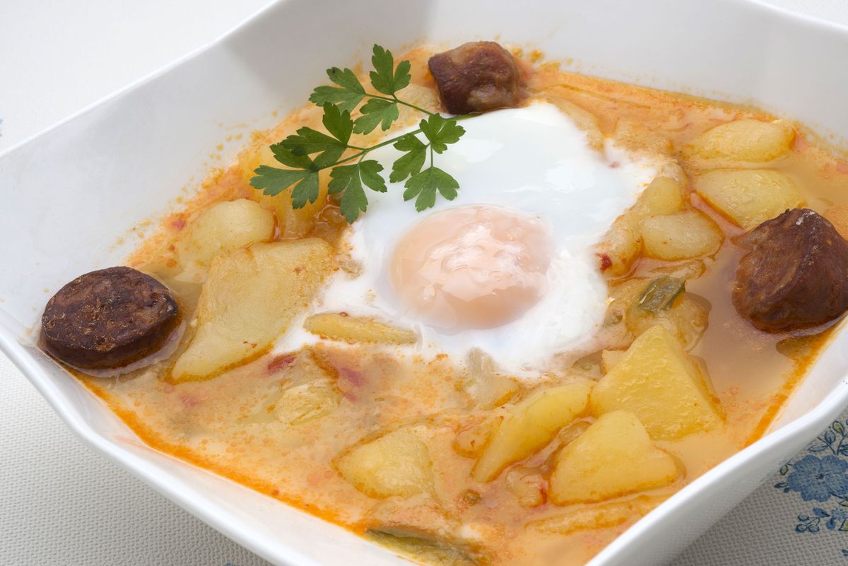5927 1 Patatas con chorizo y huevo (1313) xl