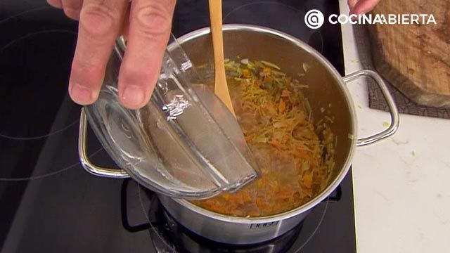 sopa de fideos con mejillones receta karlos arguinnao karl67820321 paso3