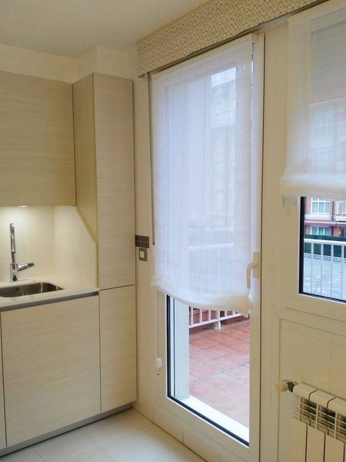 cortina enrollable cocina lopez garcia decoracion