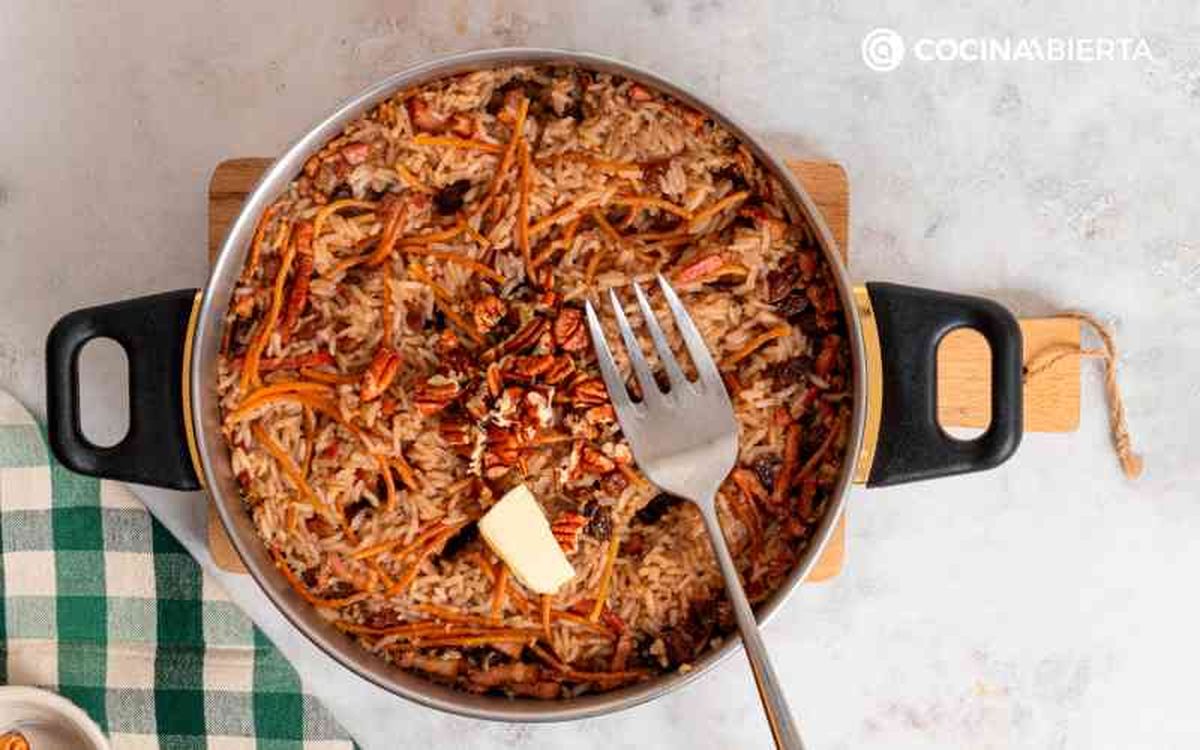 Añade las nueces picadas