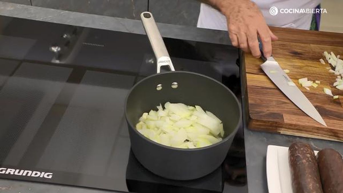 Karl7216 Morcilla rebozada salsa tomate piquillo paso 1